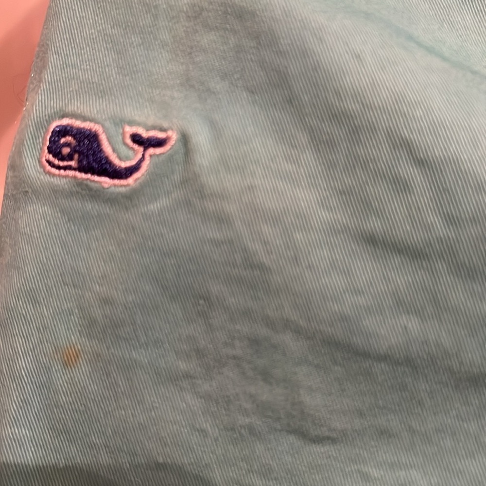 Vineyard Vines Women’s Green Whale Embroidered Dayboat Shorts - Picture 5 of 7